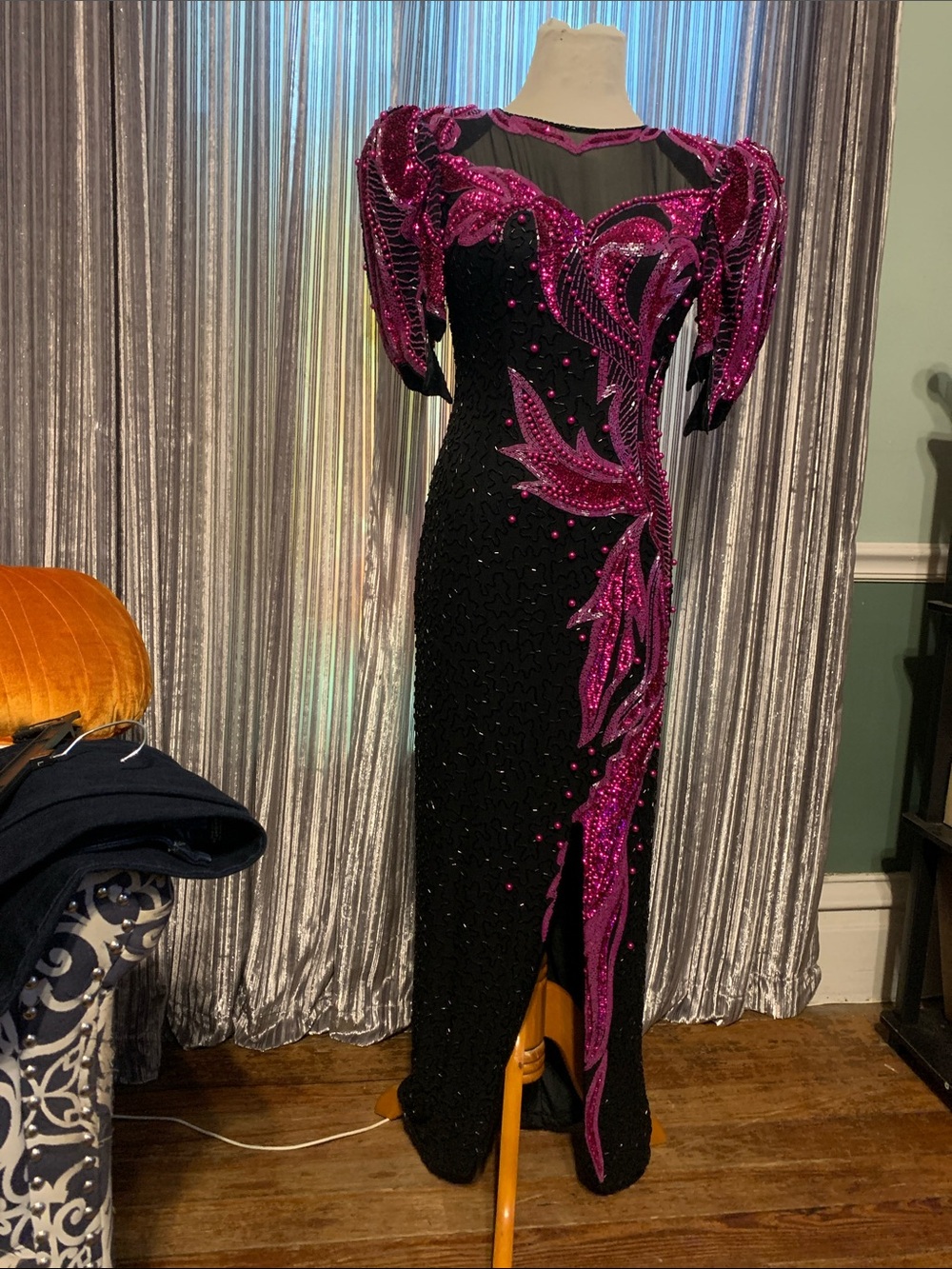 Vintage Black Evening Prom Dress with Fuchsia Sequin Appliqué